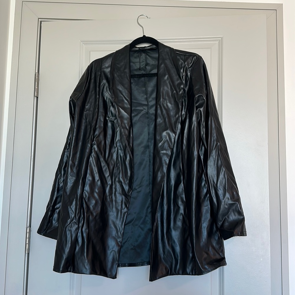 PrettyLittleThing Leather Blazer